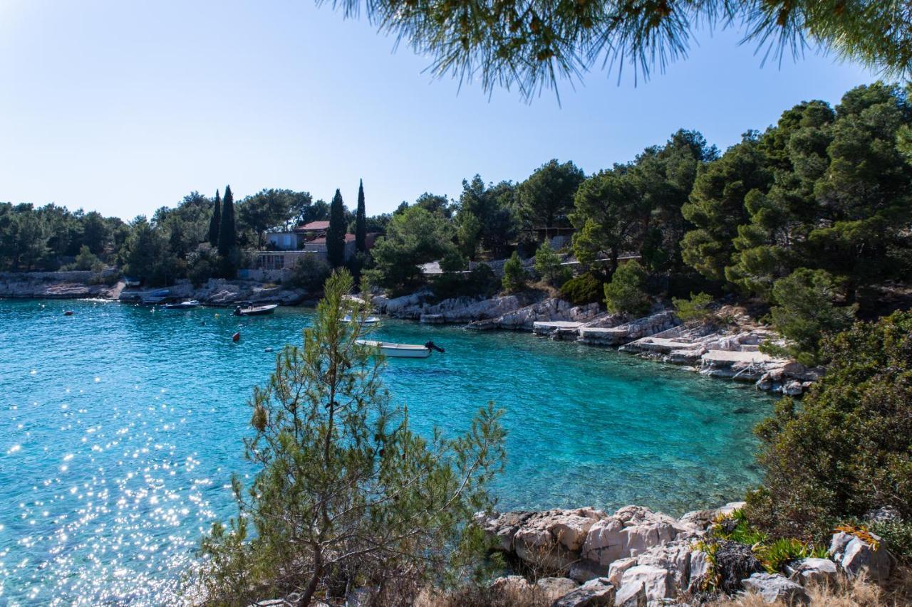 Villa Sun Garden - 4 Star Villa With Heated Swimming Pool, Quiet Bay, Bbq, 50M From The Sea Milna  Bagian luar foto