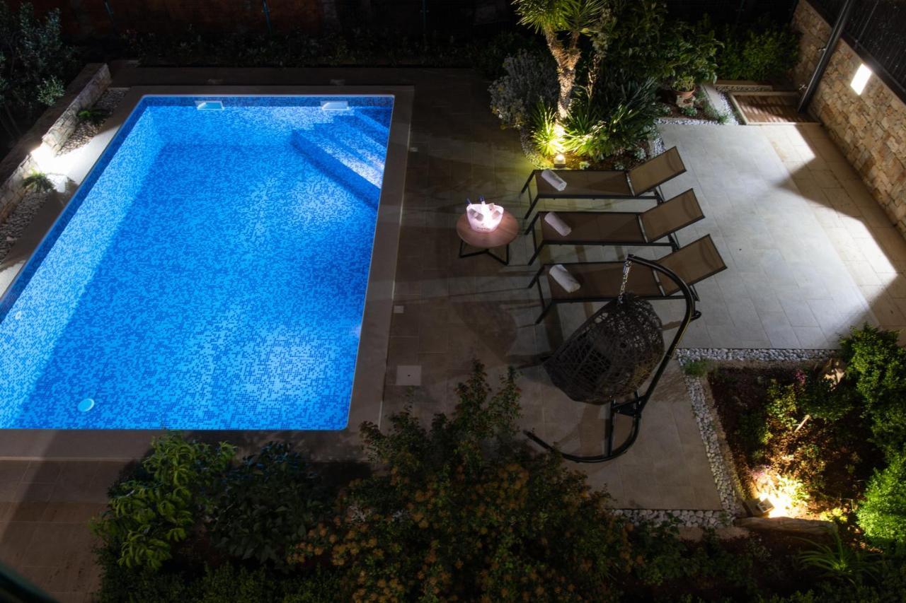 Villa Sun Garden - 4 Star Villa With Heated Swimming Pool, Quiet Bay, Bbq, 50M From The Sea Milna  Bagian luar foto